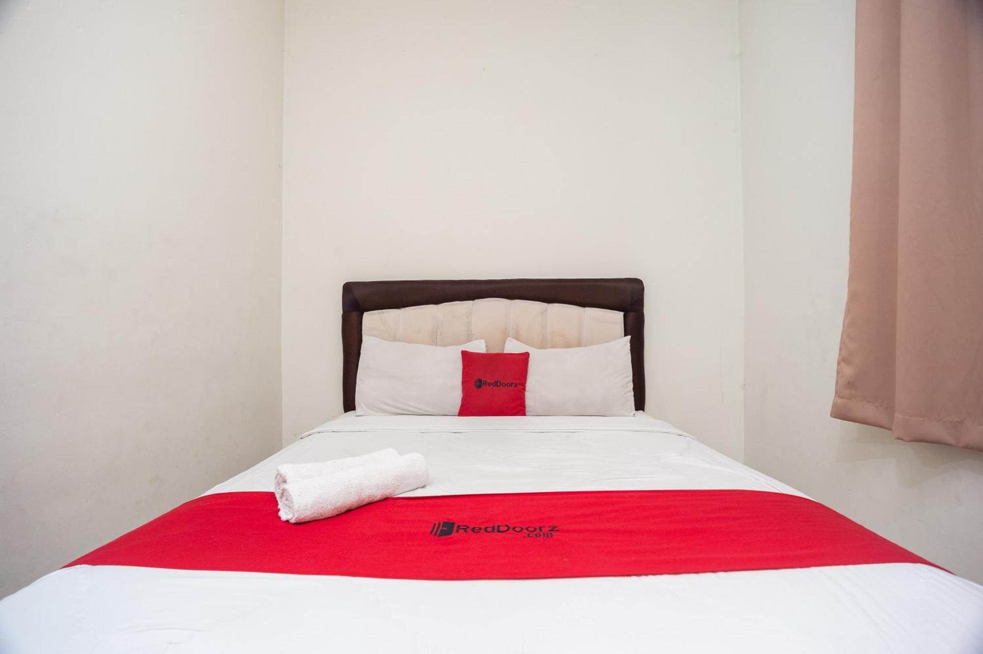 RedDoorz Plus near RS PMI Bogor Zewnętrze zdjęcie