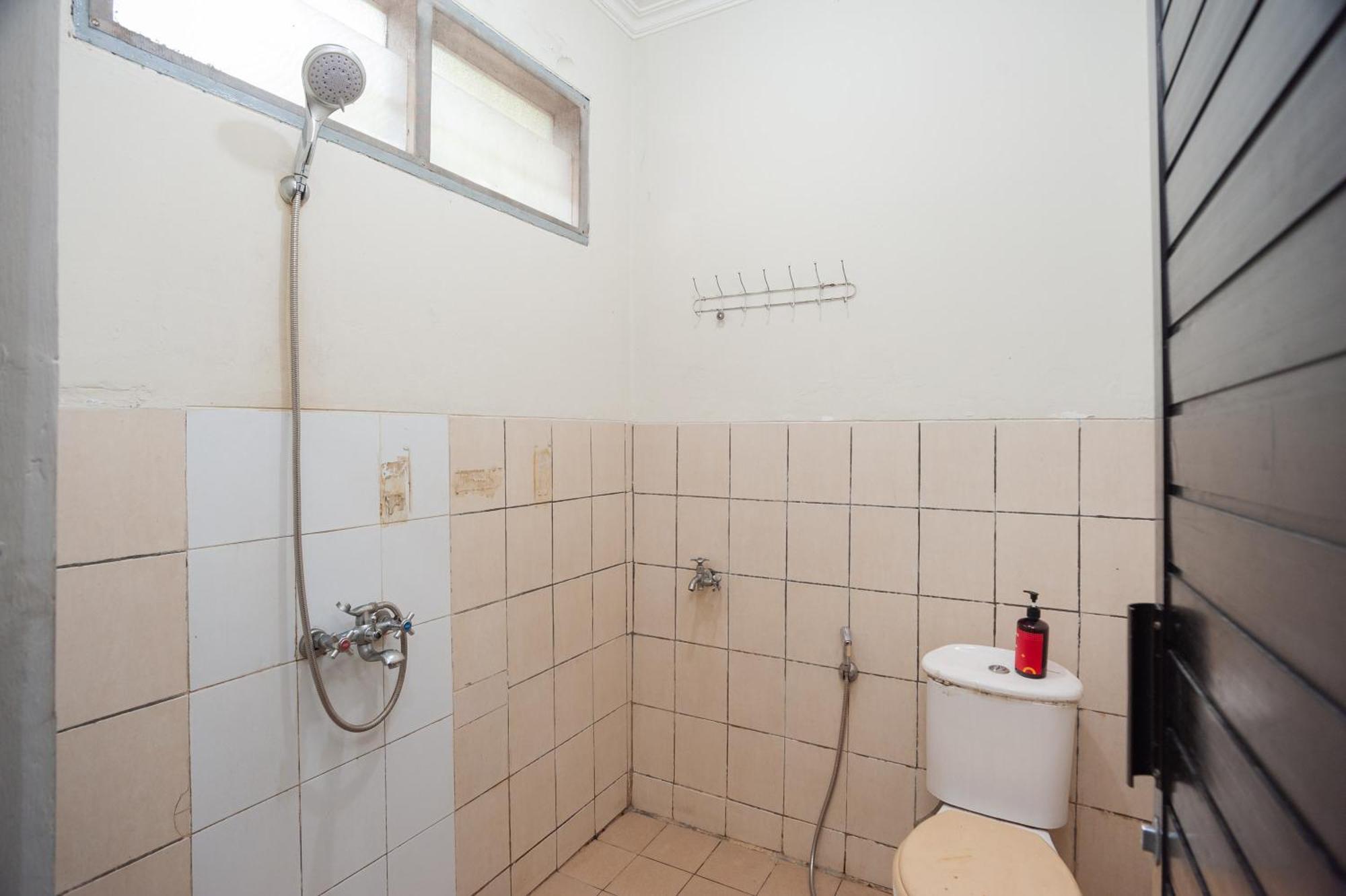 RedDoorz Plus near RS PMI Bogor Zewnętrze zdjęcie